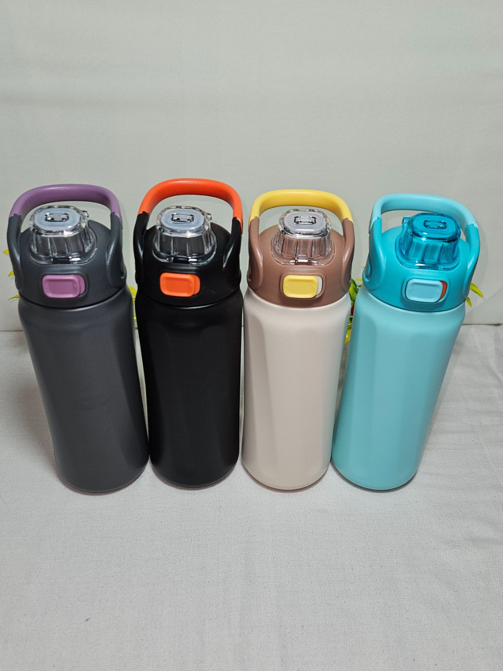 Slainless Steel High Quality Water Bottle With Strow 680ML