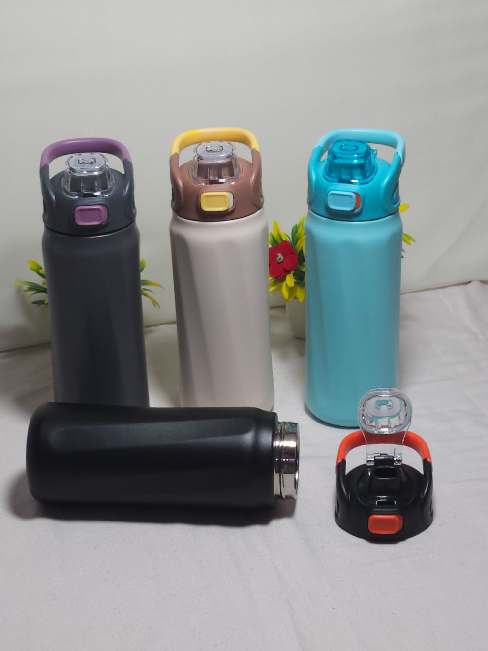 Slainless Steel High Quality Water Bottle With Strow 680ML